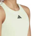 Detalle de la camiseta ADIDAS Detalle de la camiseta ADIDAS