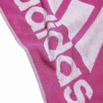 Detalle Toalla Adidas Rosa Detalle Toalla Adidas Rosa