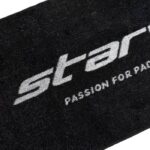Detalle de la Toalla StarVie Negra entrenamiento