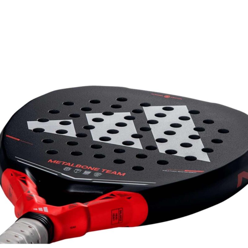 Pala-Adidas-Metalbone-Team-2026-Recostada