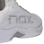 Detalle de las Zapatillas NOX Padel AT10 Lux Blancas Detalle de las Zapatillas NOX Padel AT10 Lux Blancas