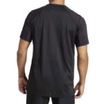 Detalle de la Camiseta Club Tee en color negro de Adidas Detalle de la Camiseta Club Tee en color negro de Adidas