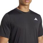 Lateral de la Camiseta Club Tee en color negro de Adidas Lateral de la Camiseta Club Tee en color negro de Adidas