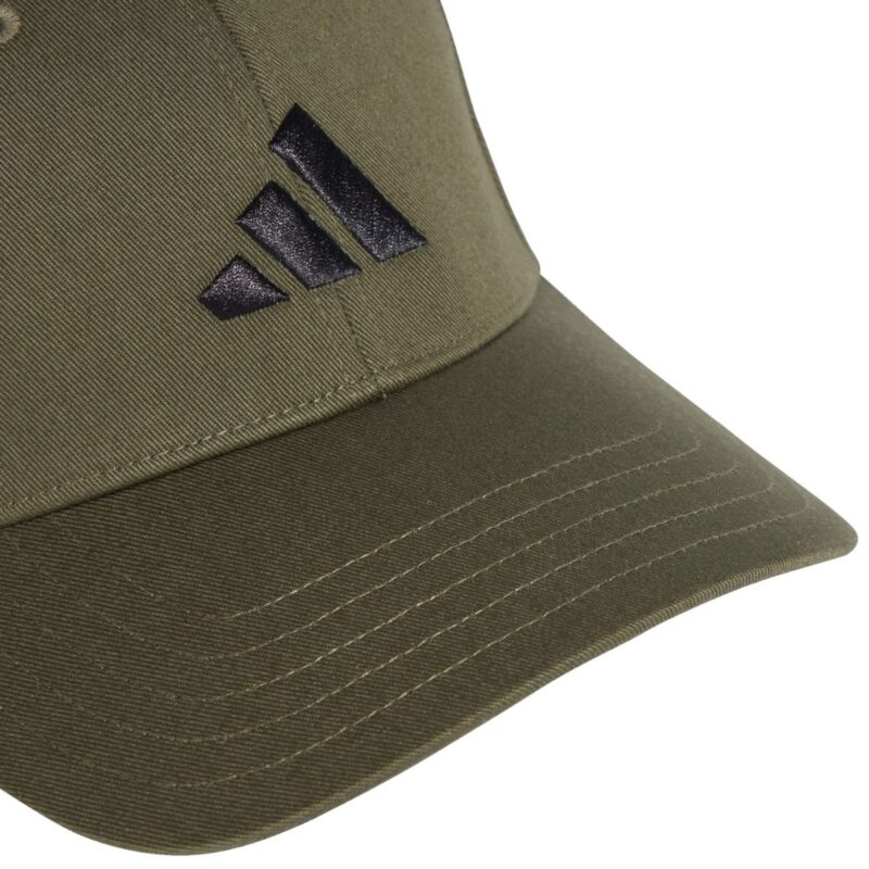 Detalle de la Gorra Adidas Baseball New Logo Verde Oliva