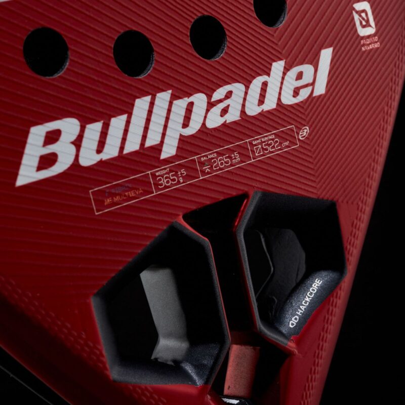 Detalle de la Pala Bullpadel Hack 05 Comfort 2027
